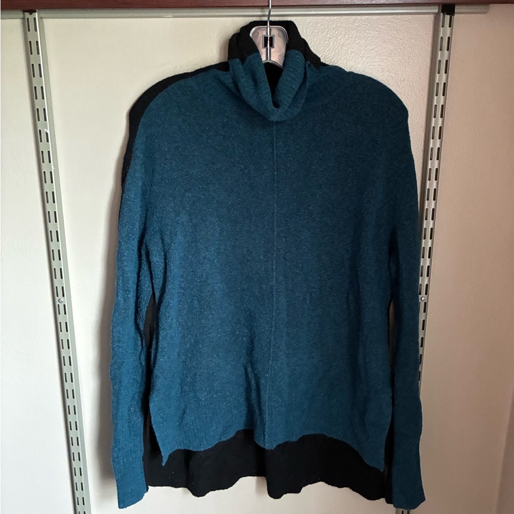 Athleta Teal and Black Wool Turtleneck Sweater Size Women’s Small
